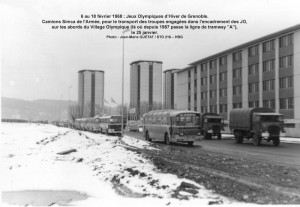 Transports militaires aux JO de Grenoble = camions Simca
